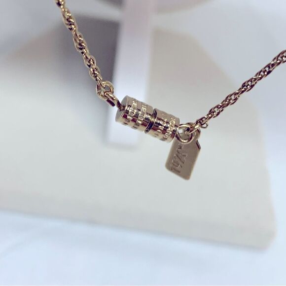 1928 Cameo Necklace on Gold Tone Chain 22” Gorgeous - Picture 5 of 6